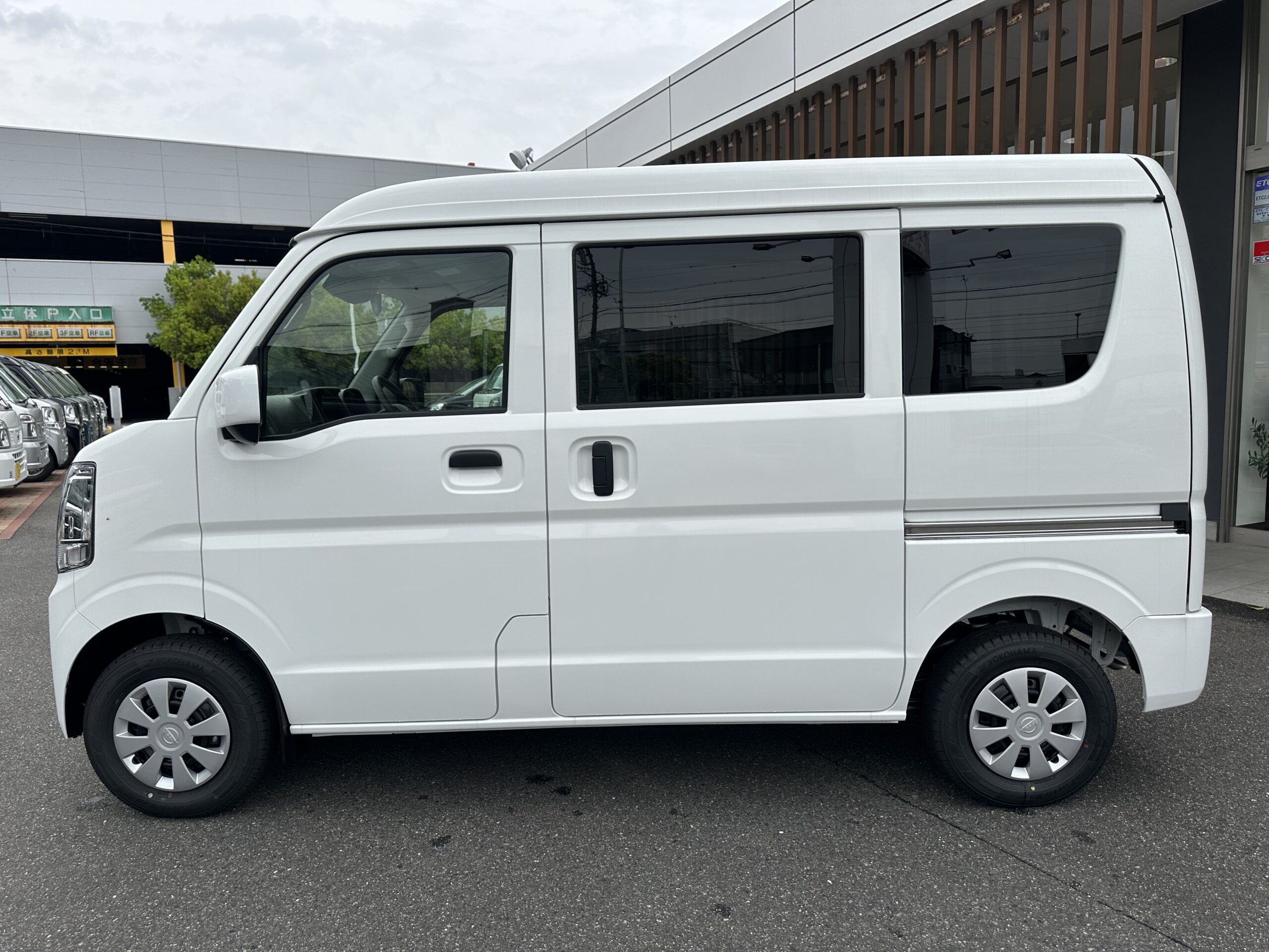 日産 クリッパーバン DXGLパッケージ　4WD　CVT