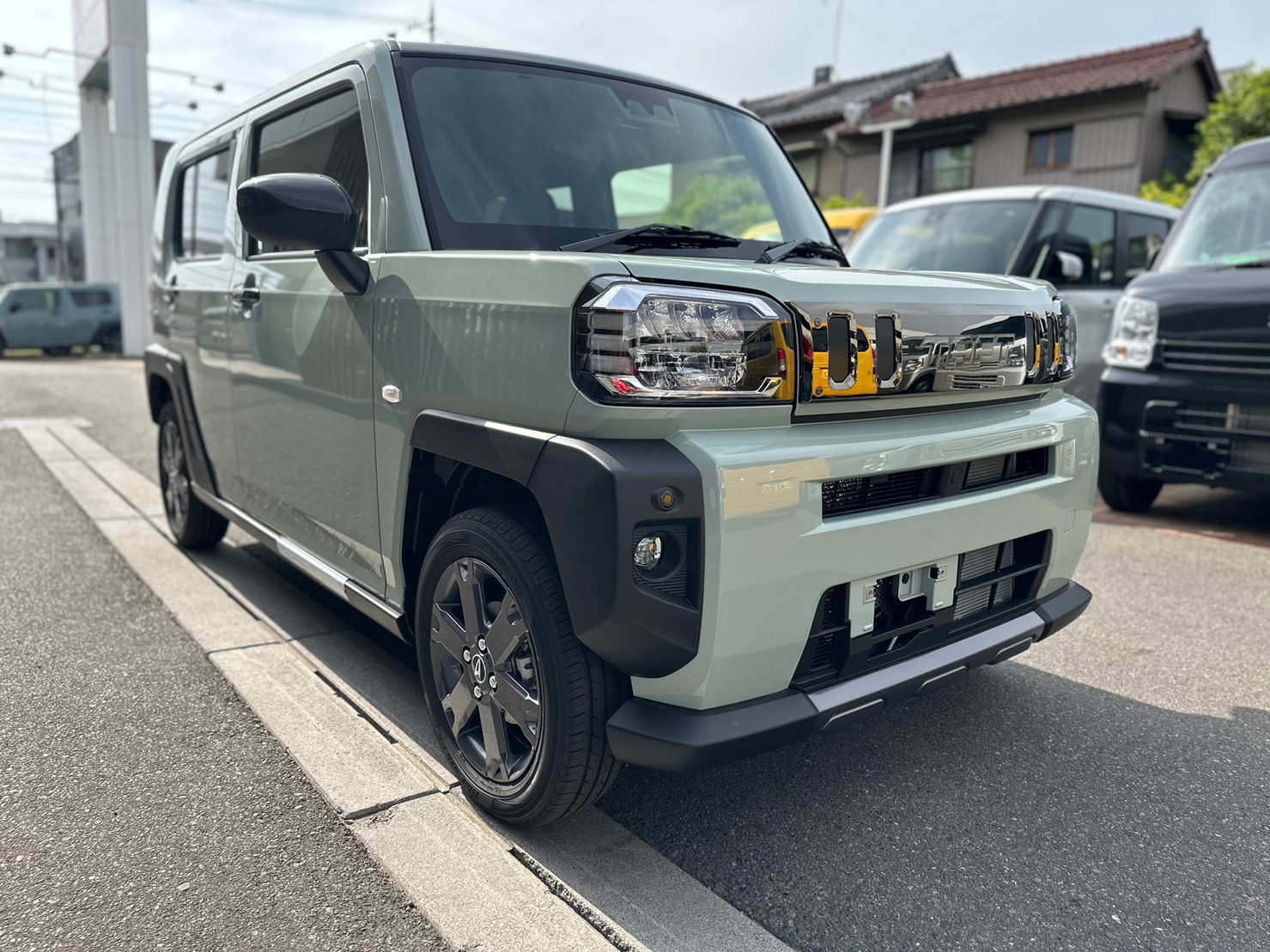 ダイハツ タフト Gターボ　ダーククロムベンチャー