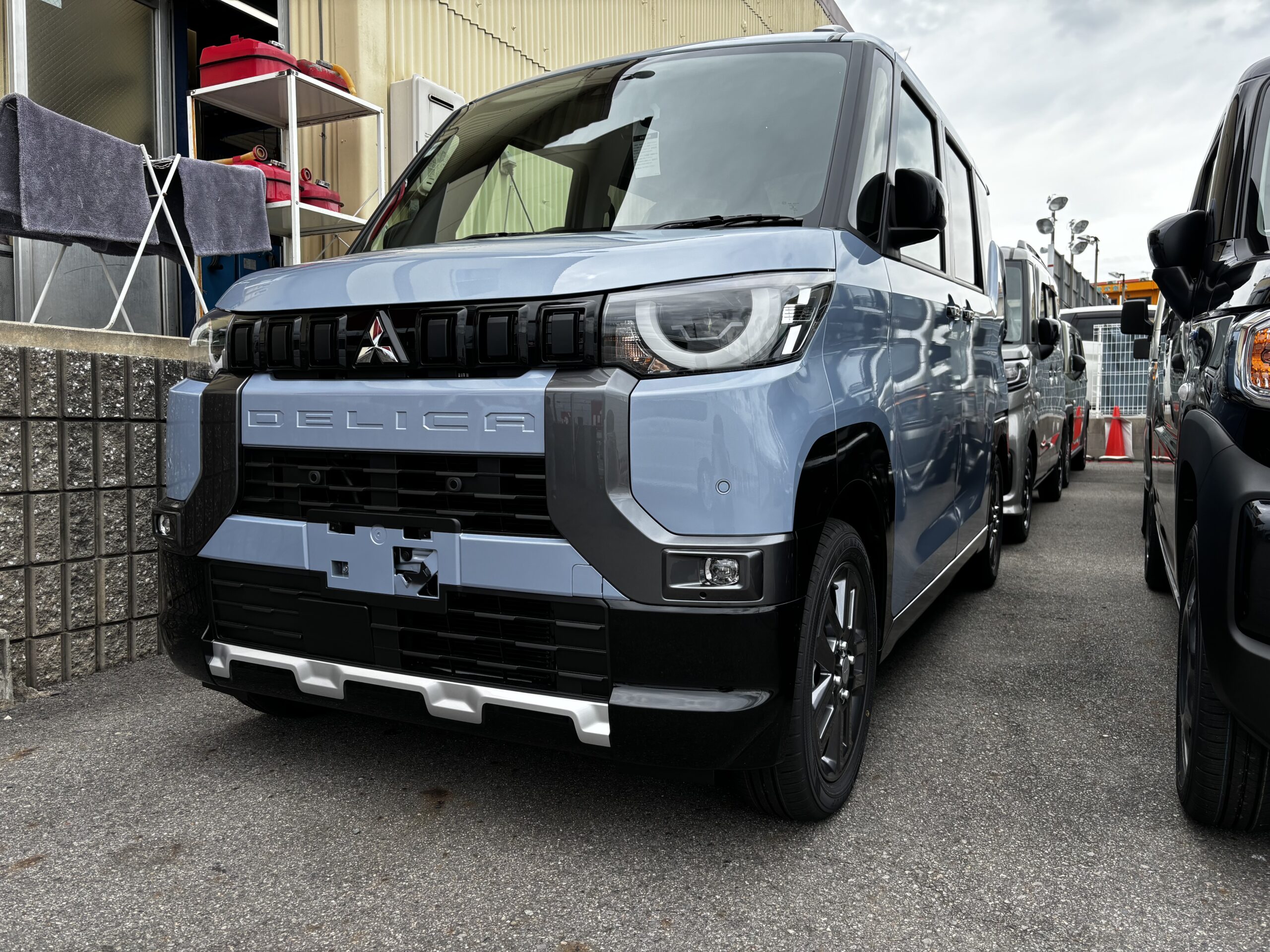 三菱 デリカミニ Gプレミアム 4WD