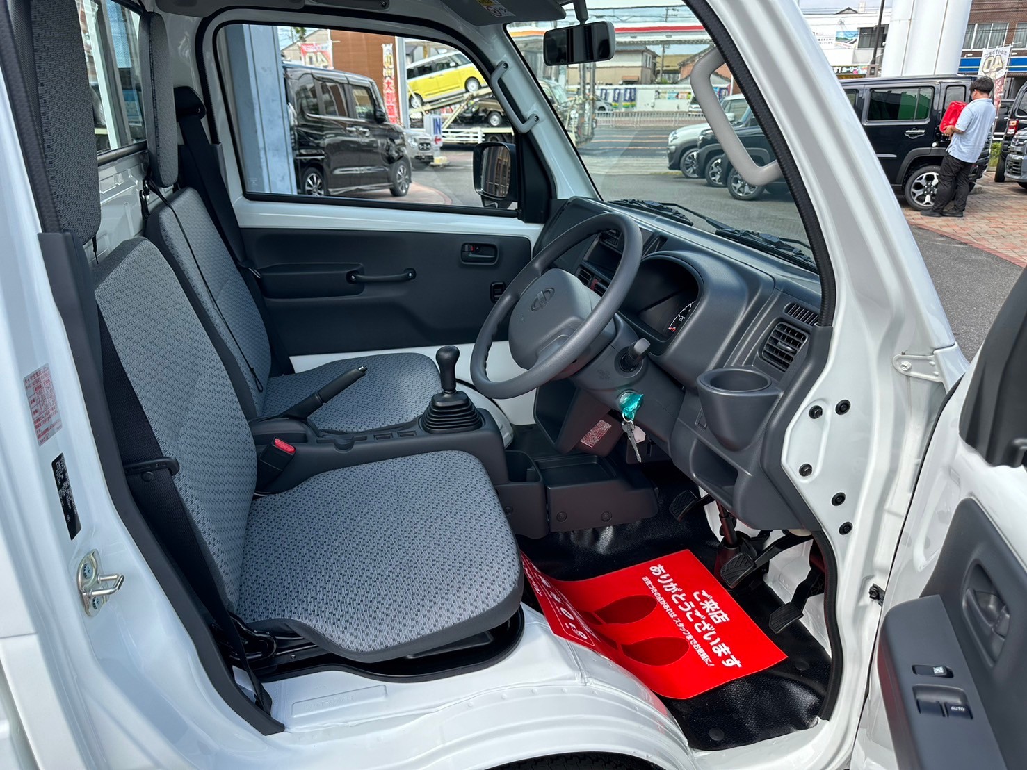 日産 クリッパートラック DX　5MT　2WD