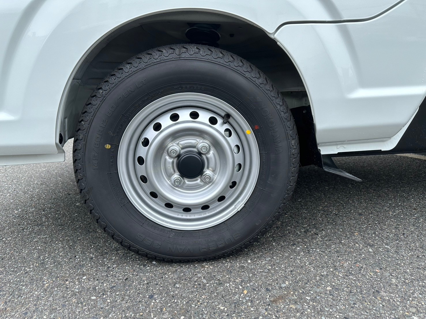 日産 クリッパートラック DX　5MT　2WD