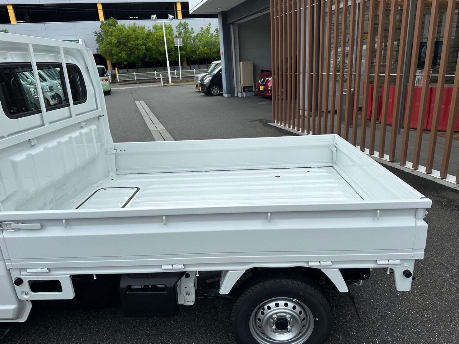 日産 クリッパートラック DX　5MT　2WD