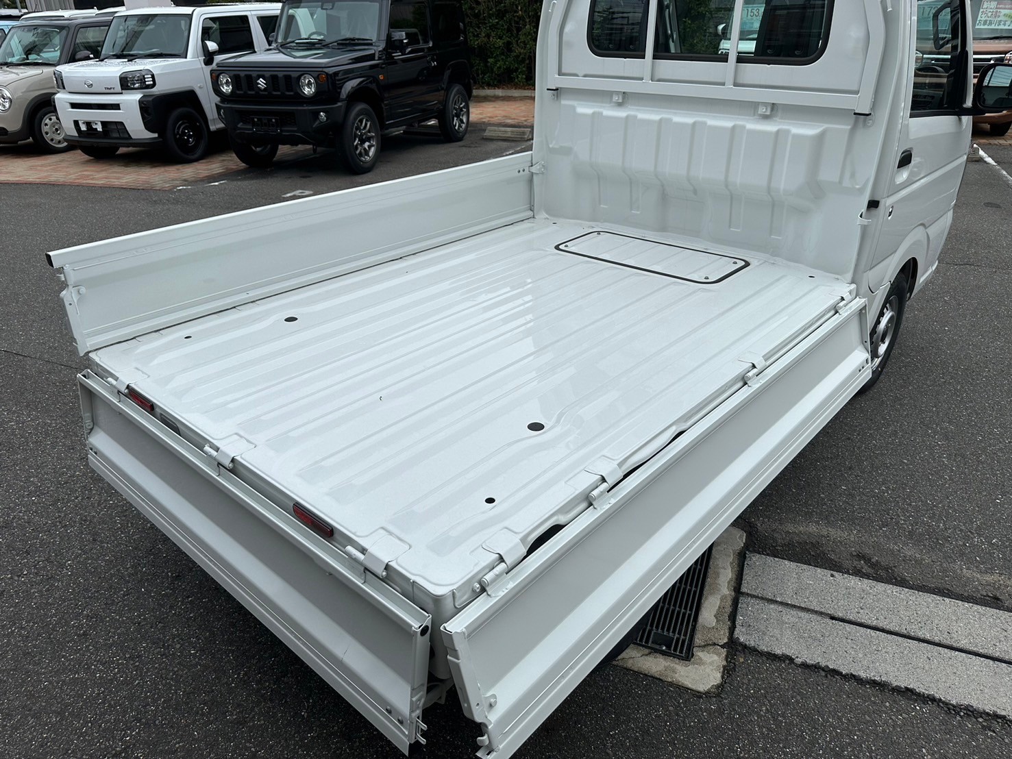 日産 クリッパートラック DX　5MT　2WD