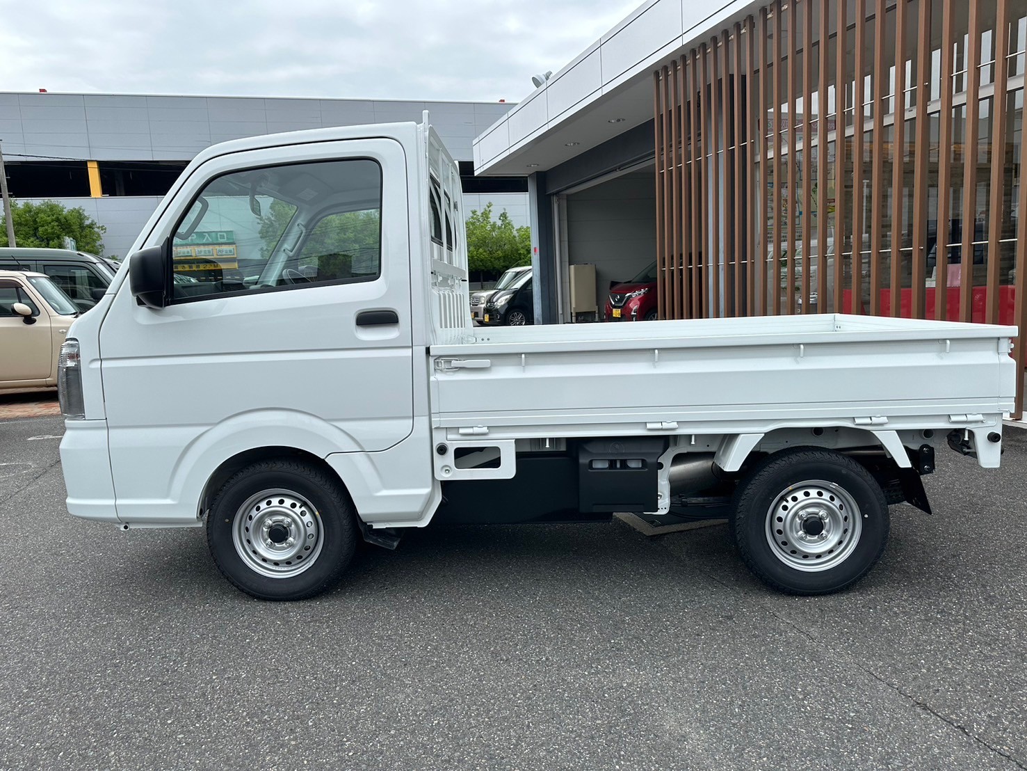 日産 クリッパートラック DX　5MT　2WD